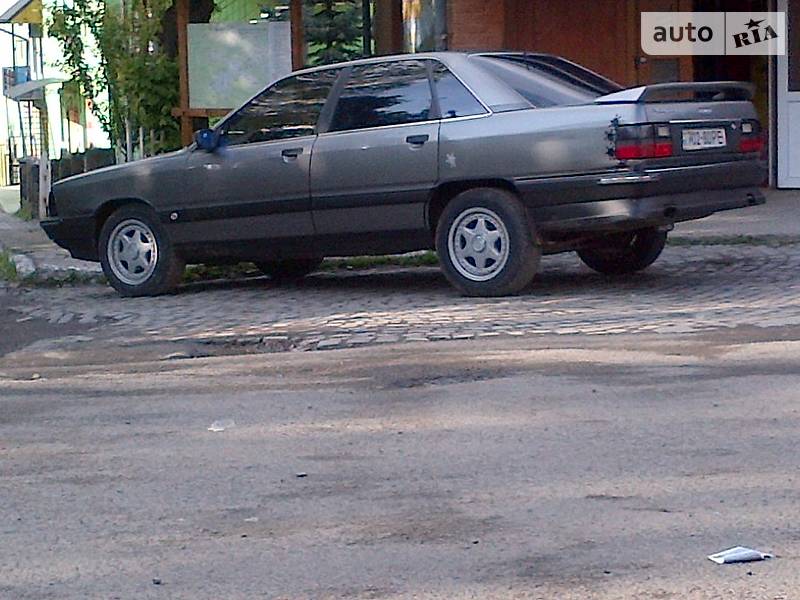 Audi 100, 1990