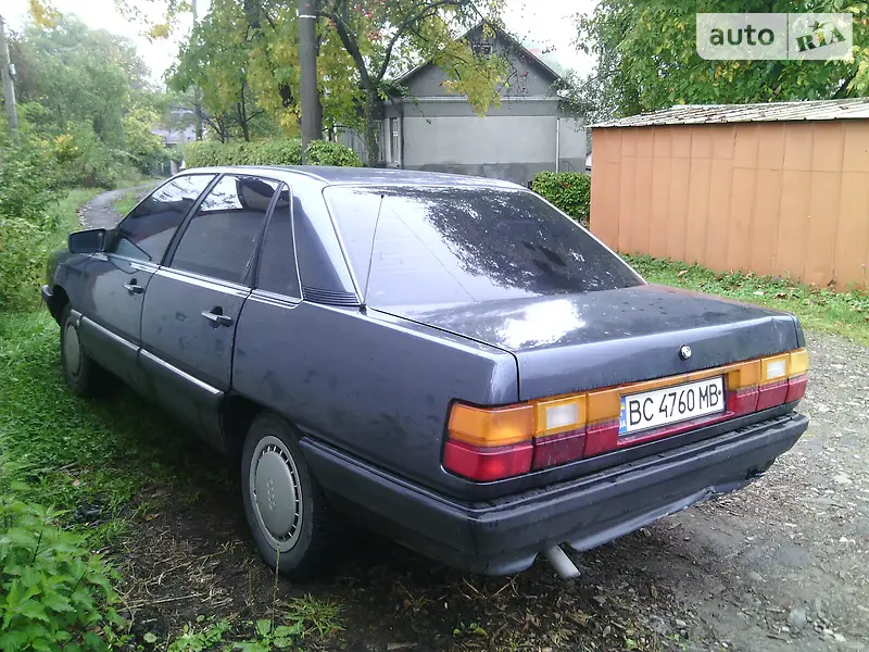 Audi 100, 1986