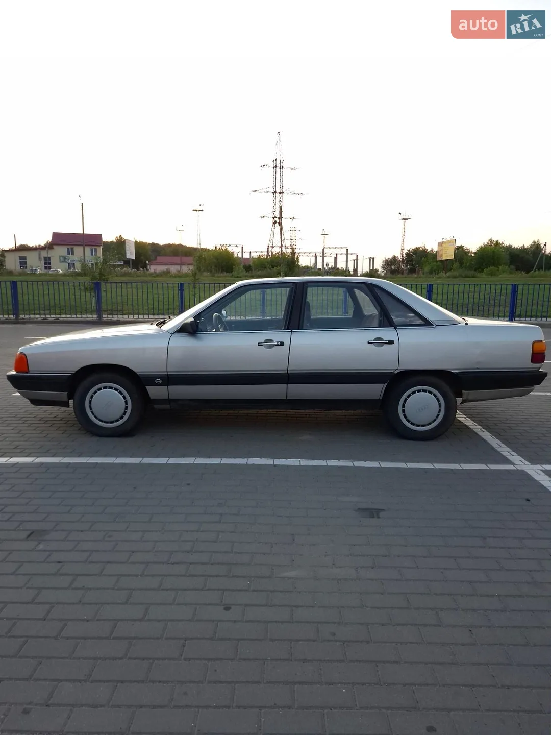 Audi 100, 1986