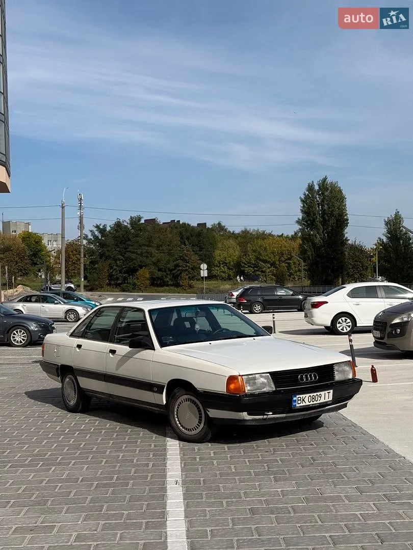 Audi 100, 1988