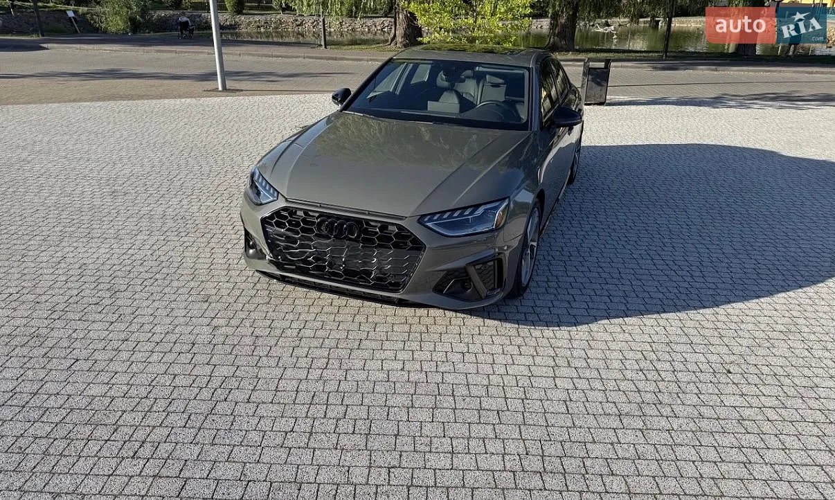 Audi A4, 2023