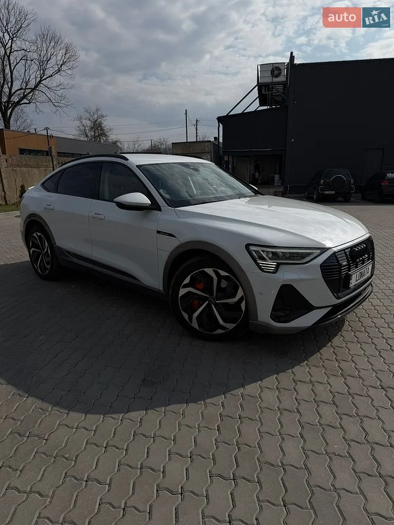 Audi e-tron Sportback, 2020