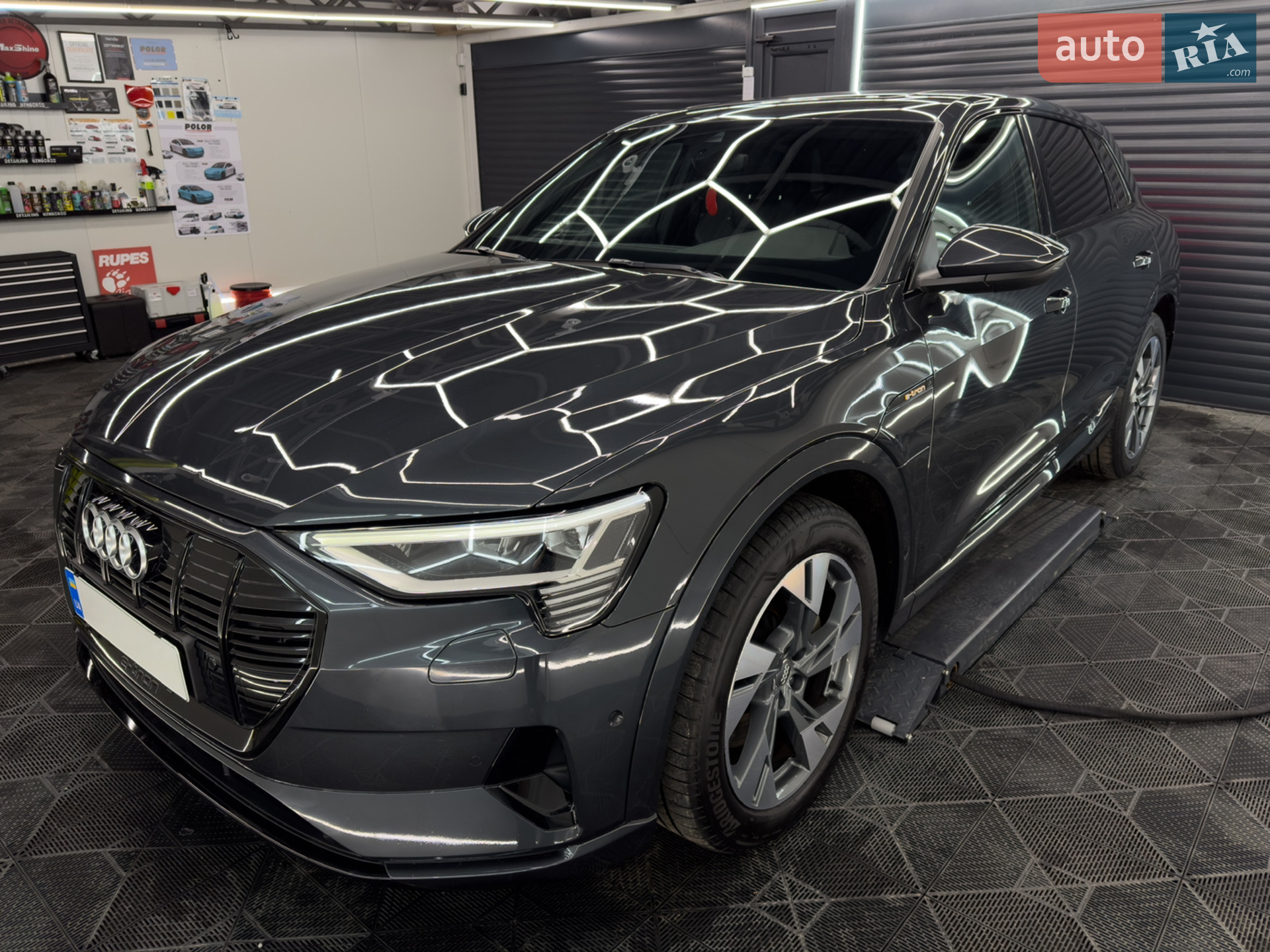 Audi e-tron, 2019