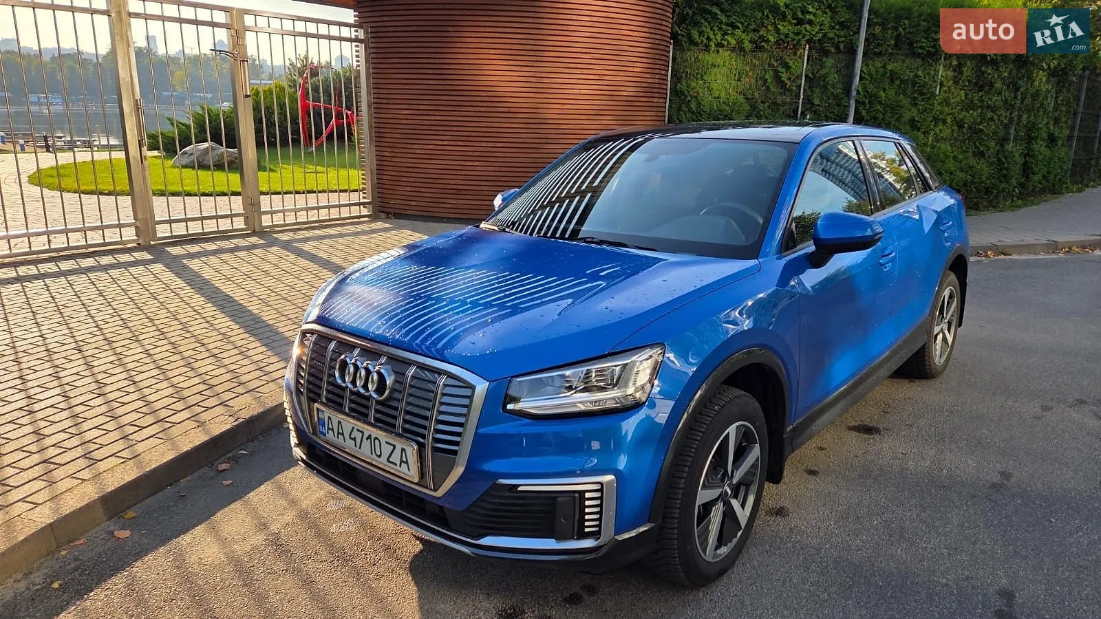 Audi Q2L e-tron, 2020