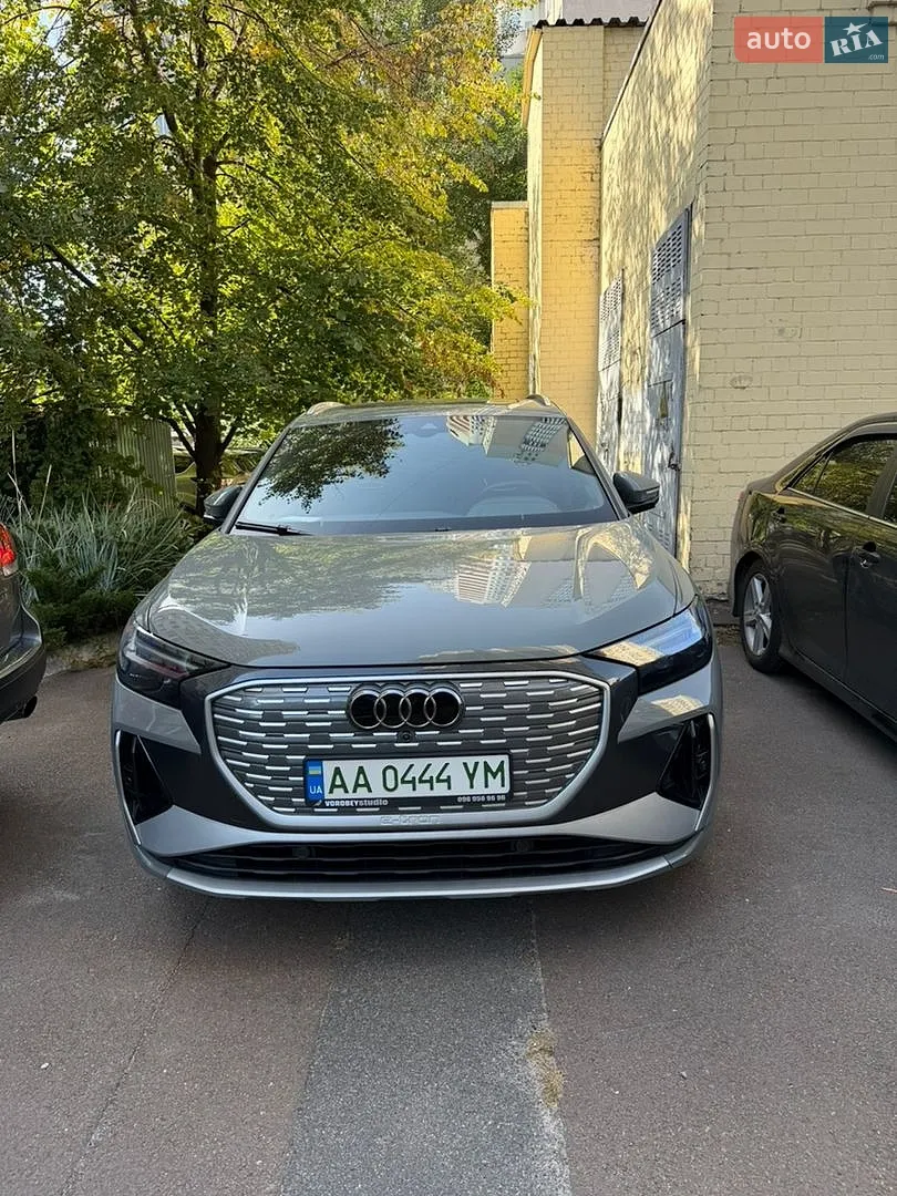 Audi Q4 e-tron, 2024