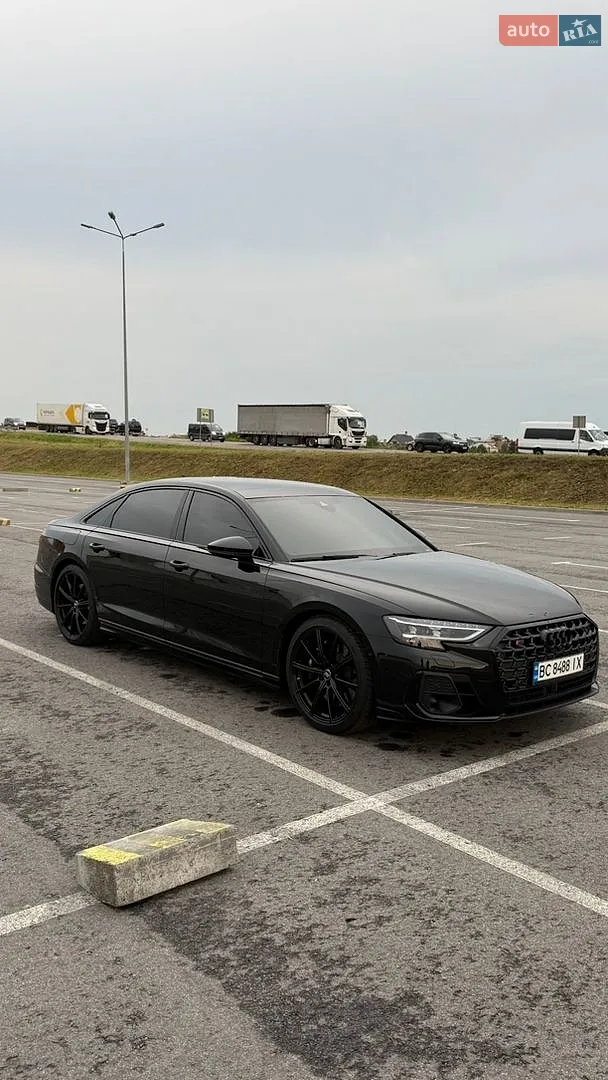 Audi S8, 2024