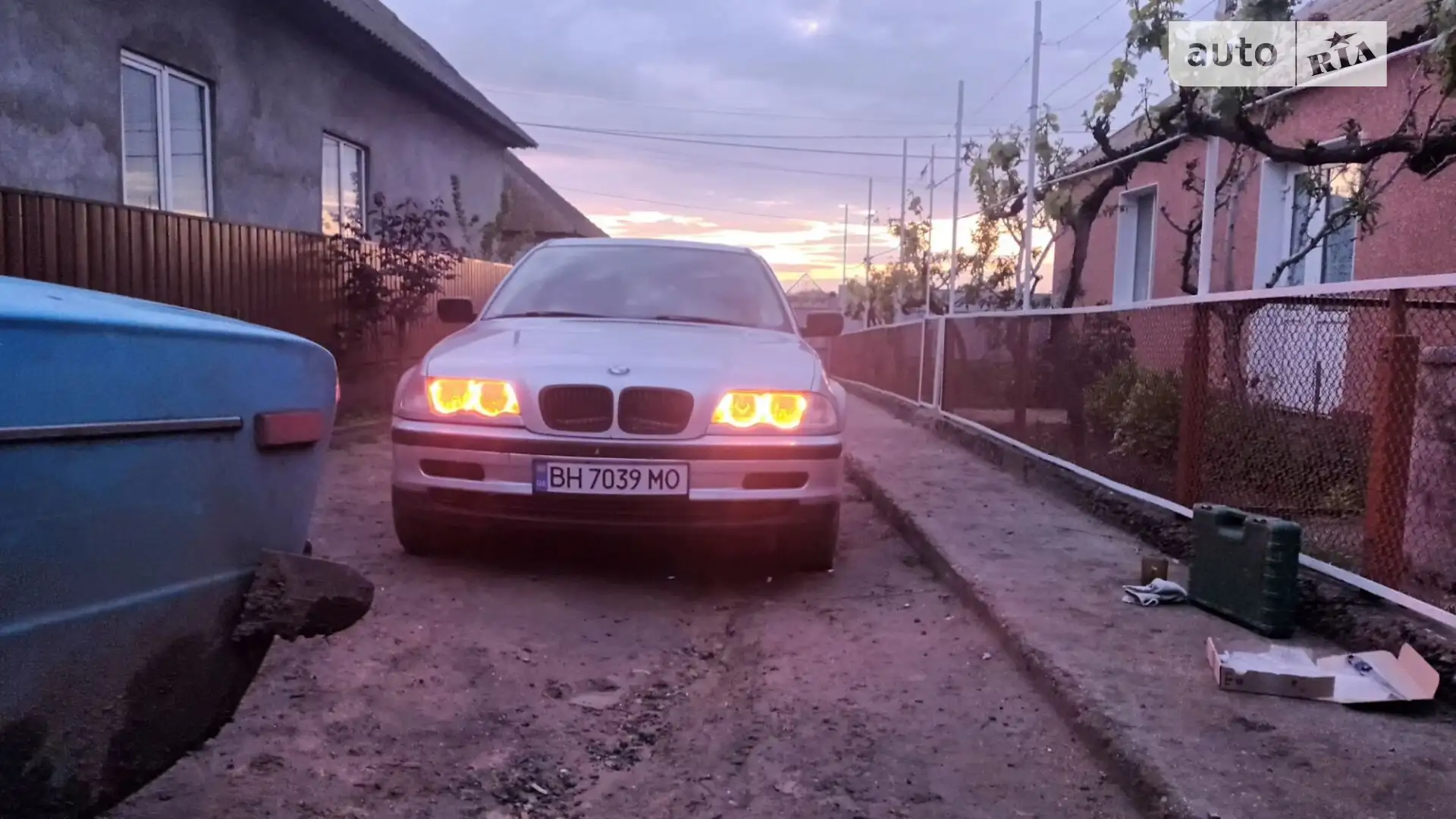 BMW 3 Series, 2001