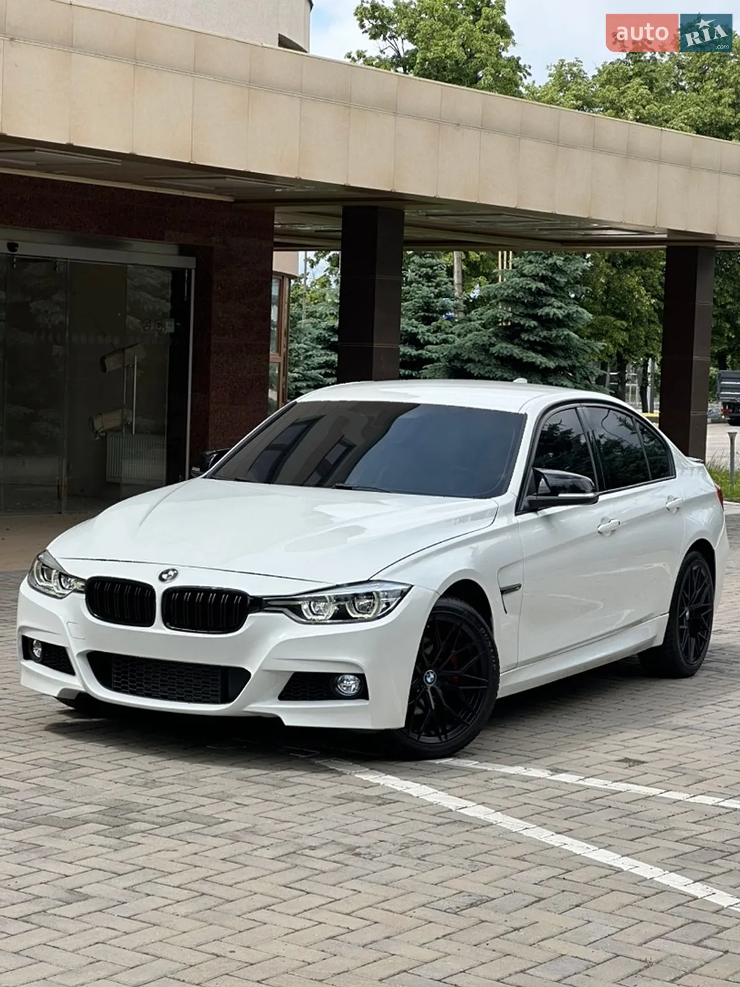 BMW 3 Series, 2016