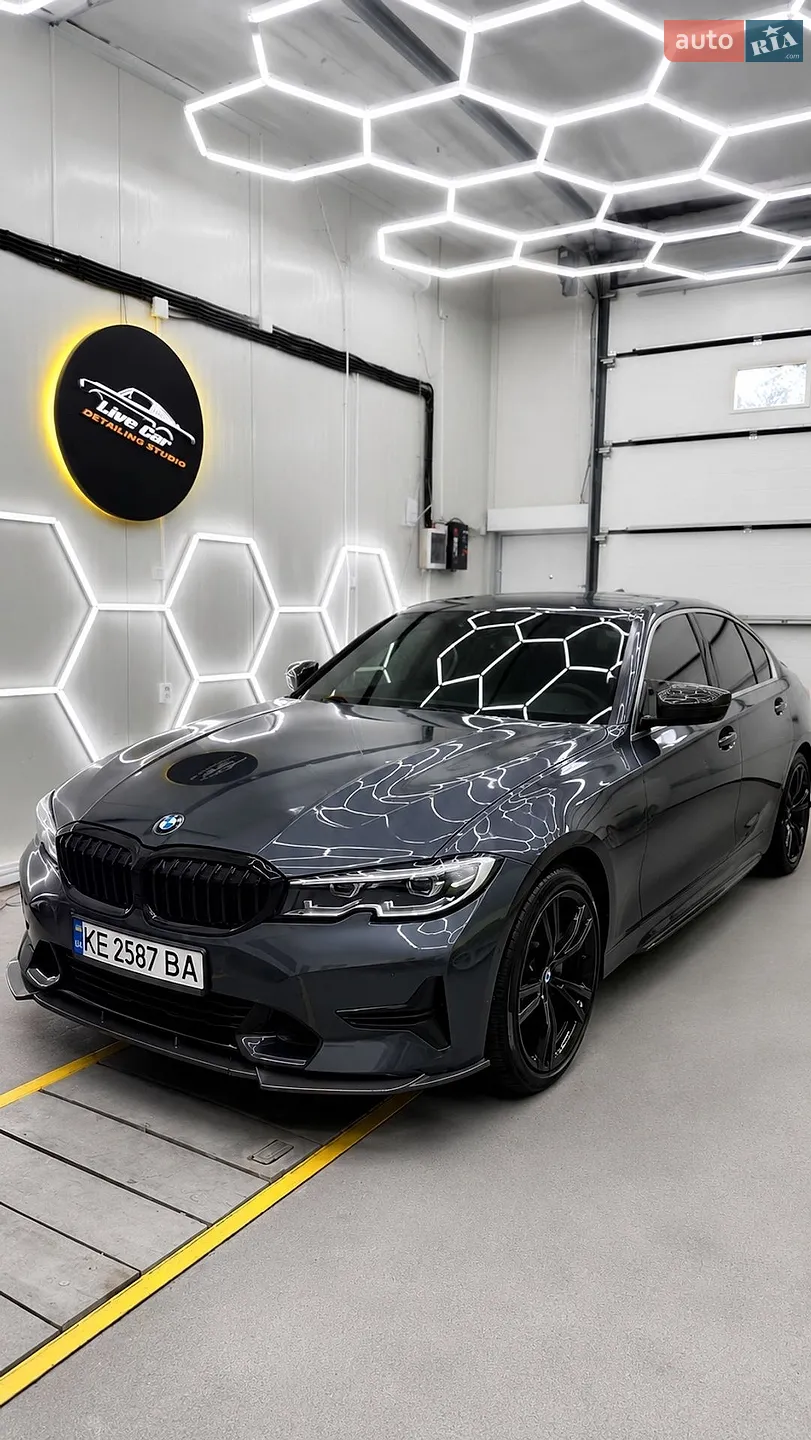BMW 3 Series, 2021
