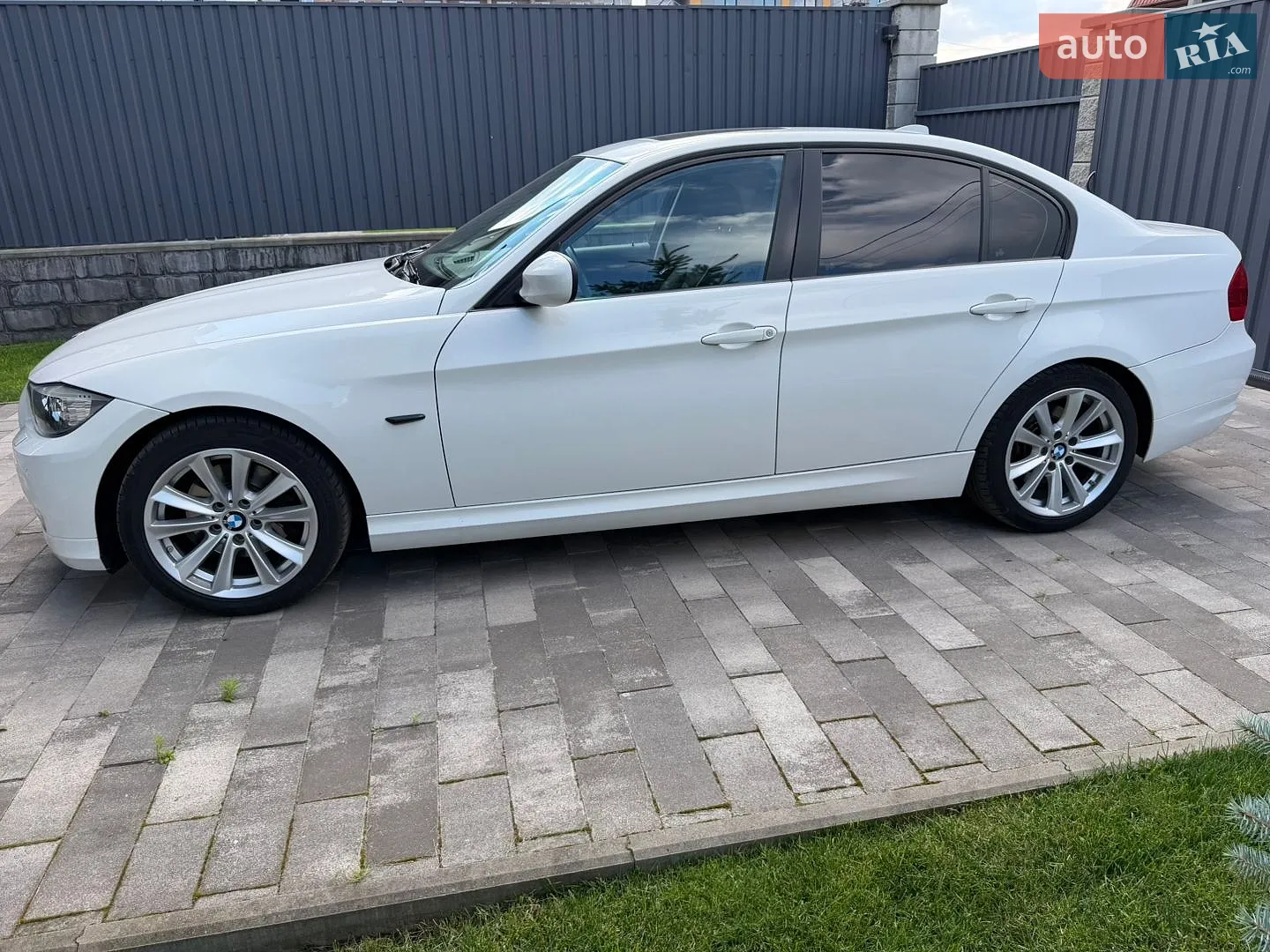 BMW 3 Series, 2010
