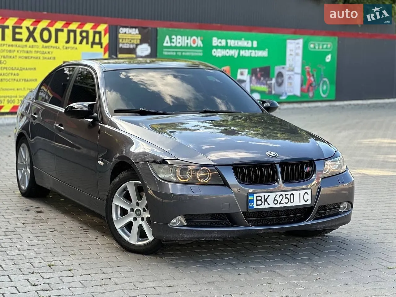BMW 3 Series, 2004