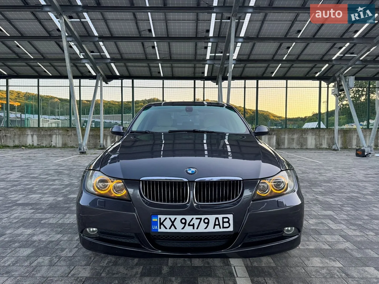 BMW 3 Series, 2005