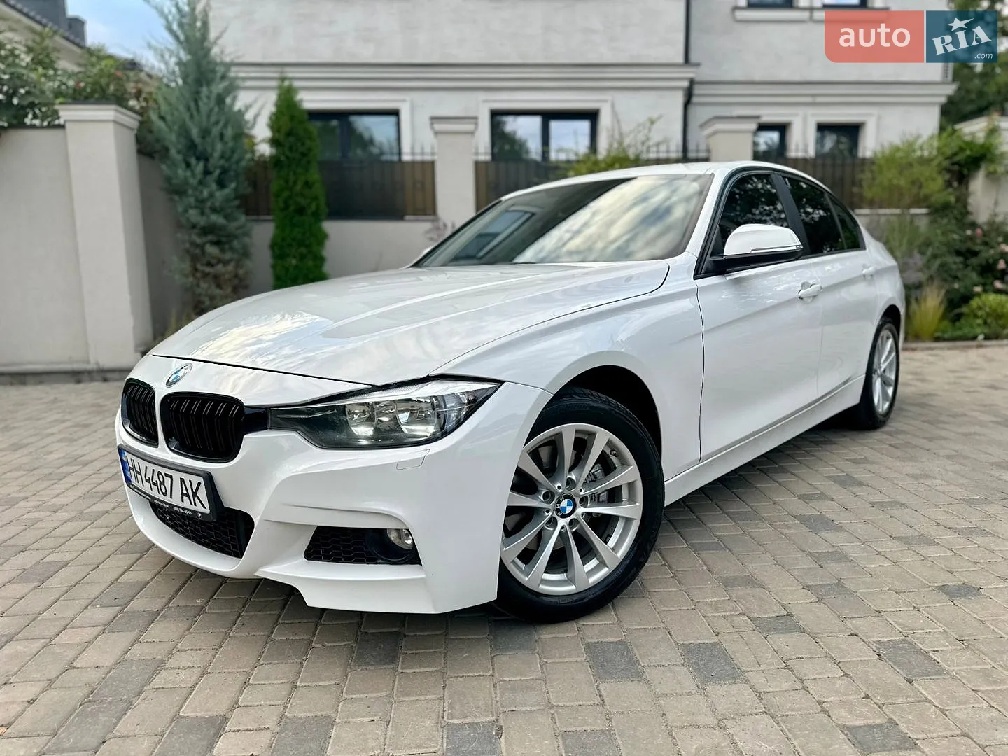 BMW 3 Series, 2016