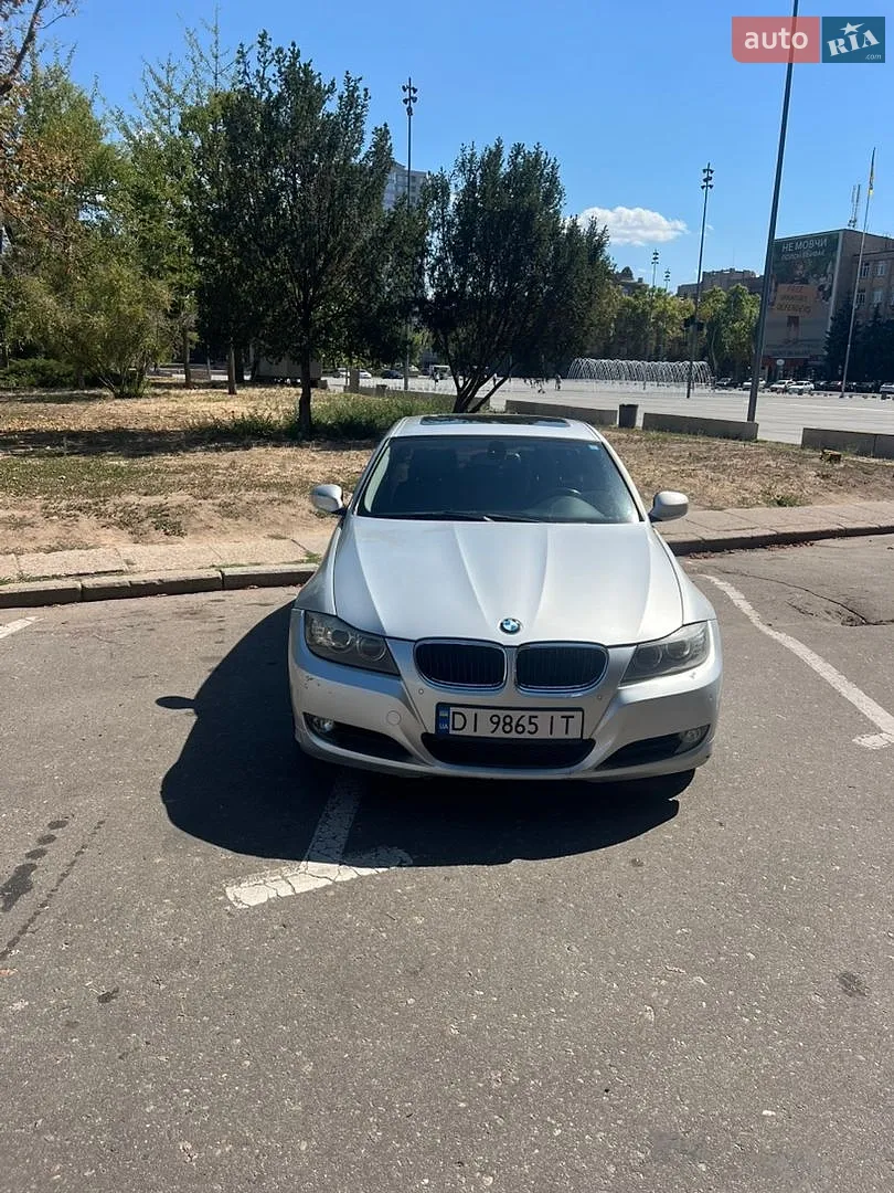 BMW 3 Series 2011 — 1