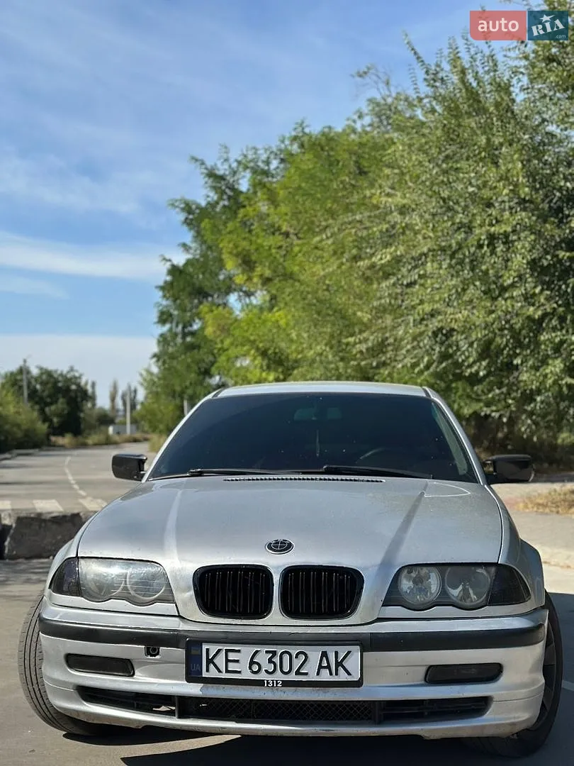 BMW 3 Series, 1998