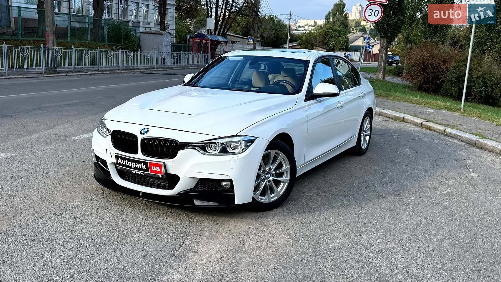 BMW 3 Series, 2016