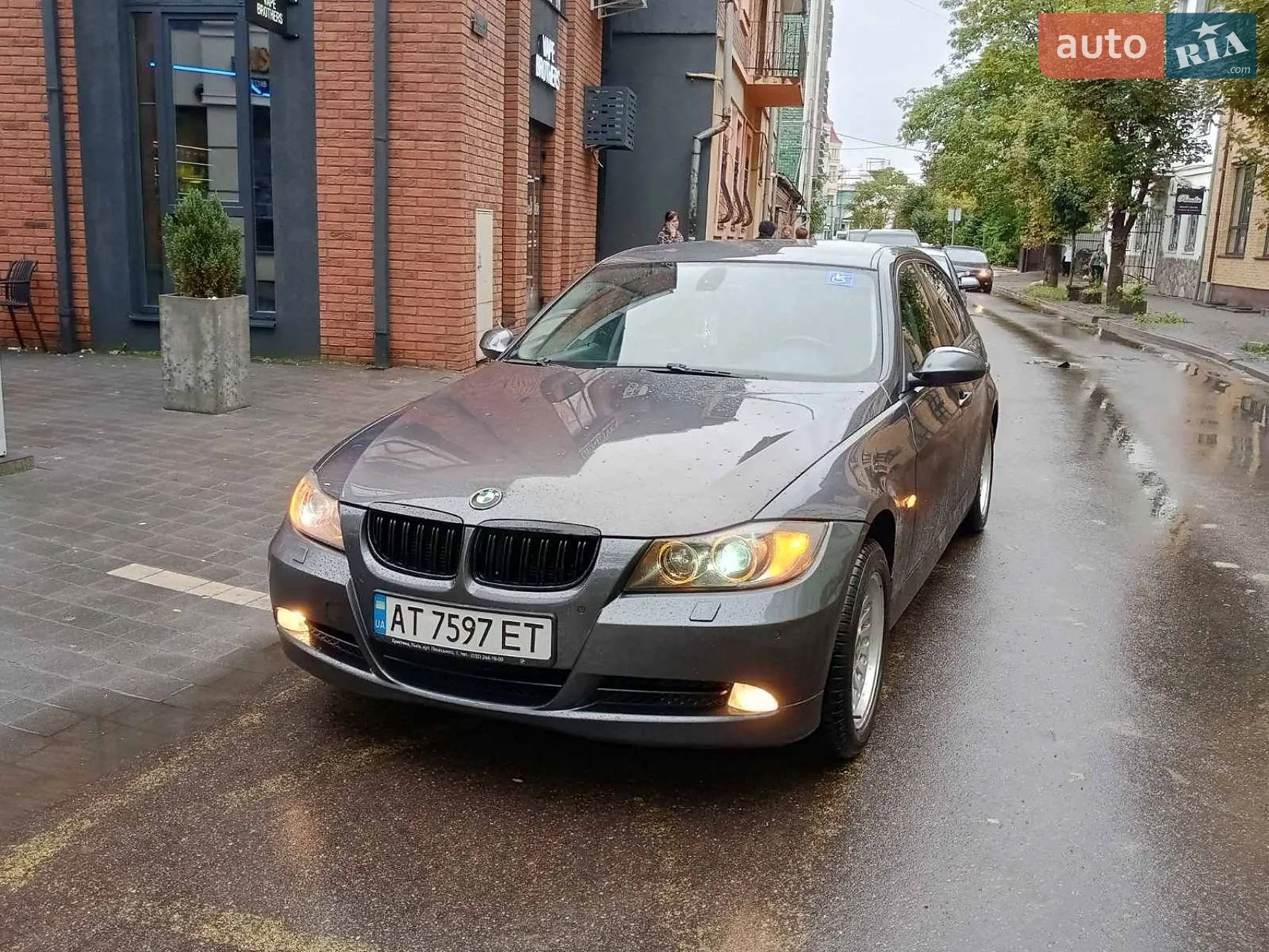 BMW 3 Series, 2005