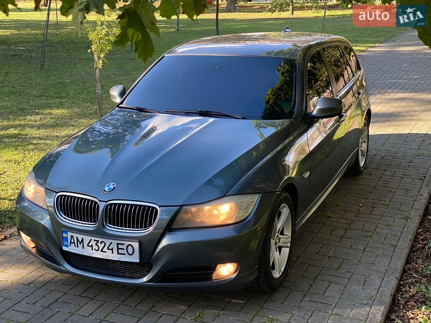 BMW 3 Series, 2011