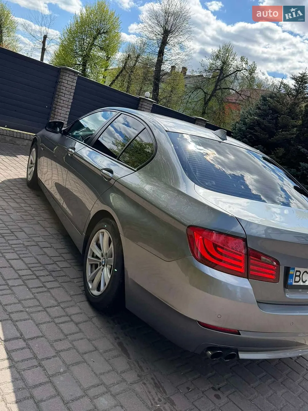 BMW 5 Series, 2011