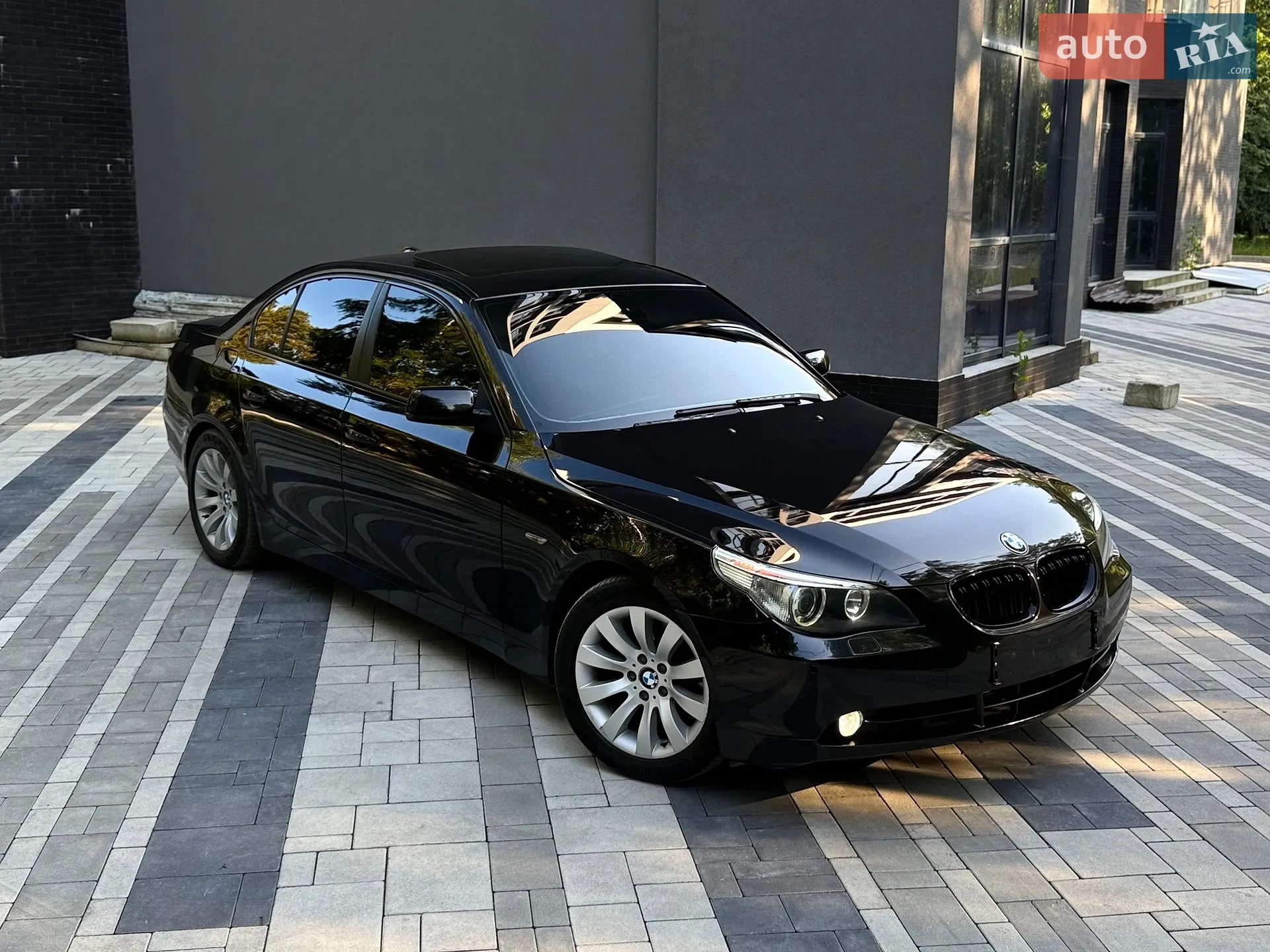 BMW 5 Series, 2004