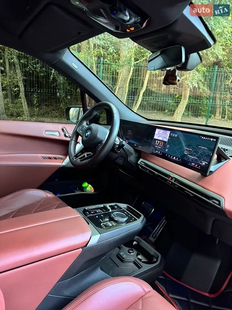 BMW iX, 2025