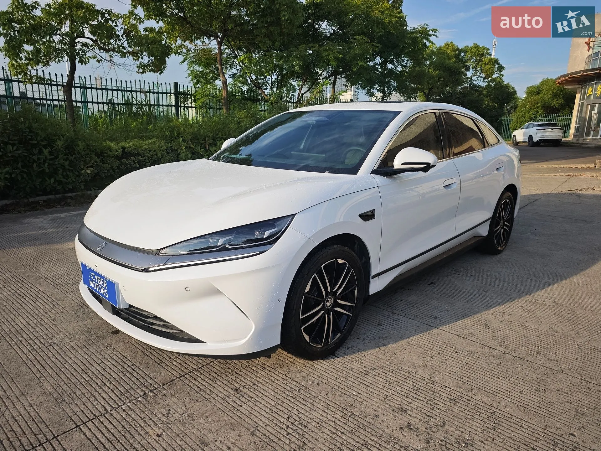 BYD Qin L, 2025