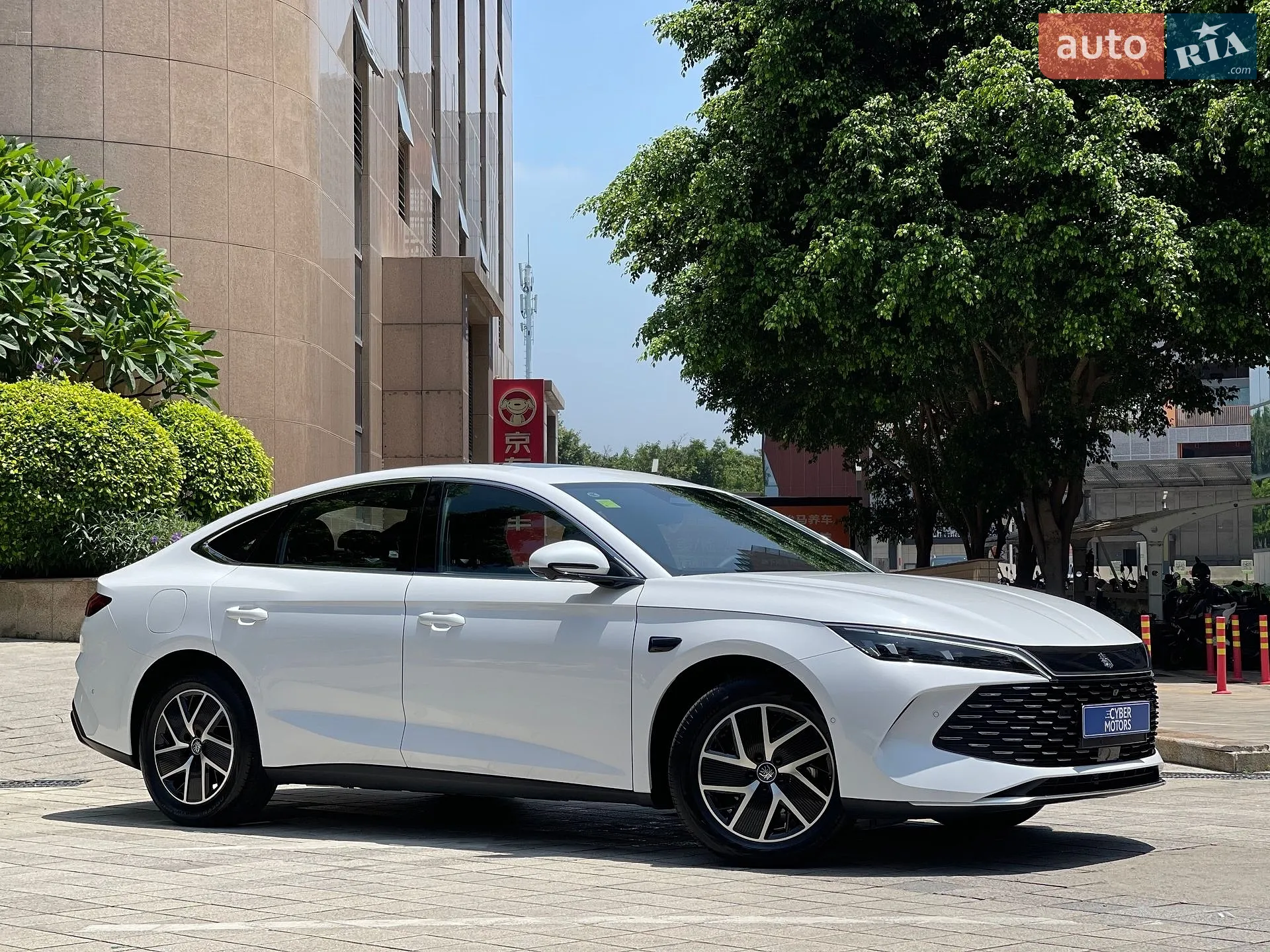 BYD Qin L, 2025