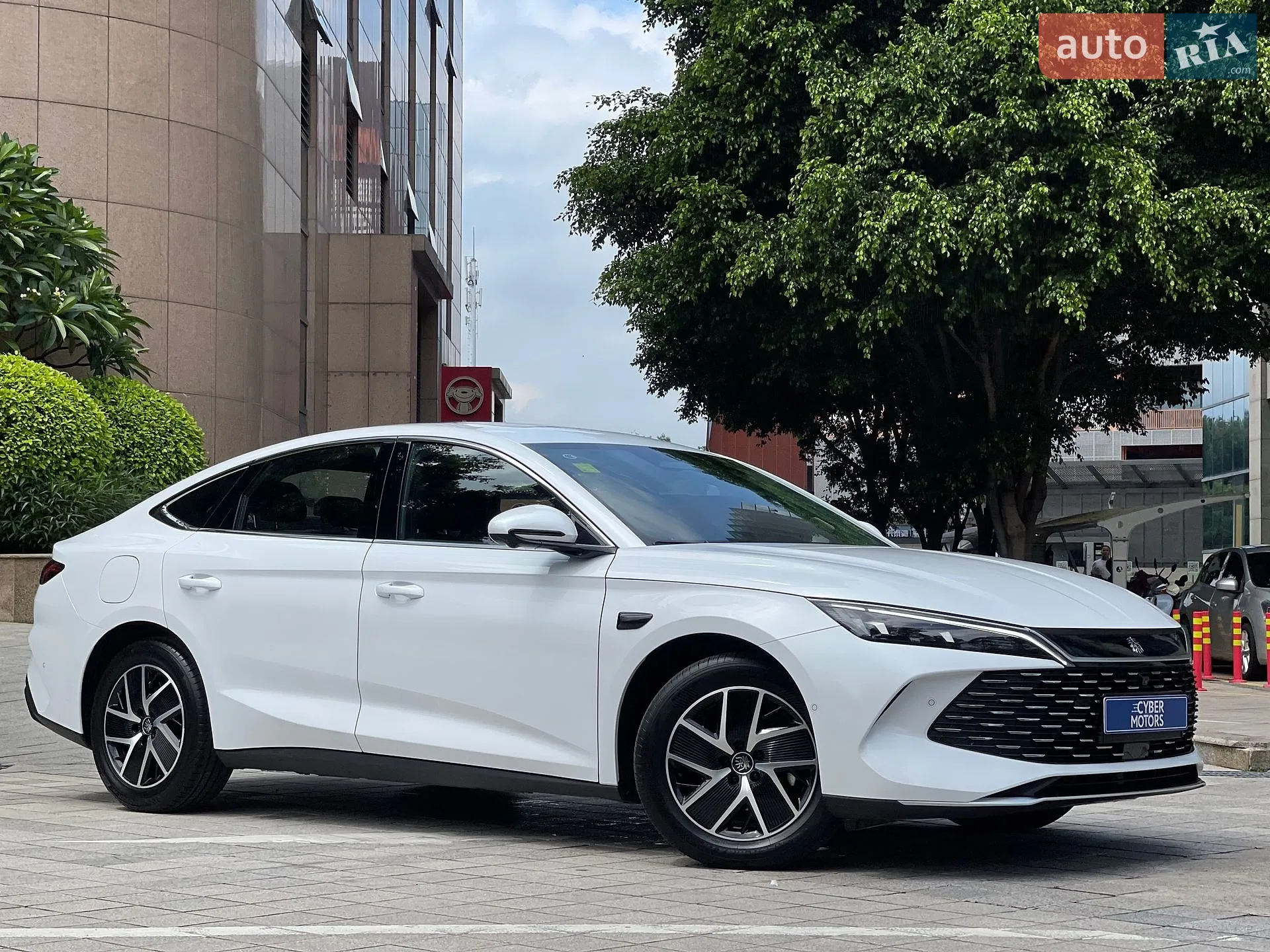 BYD Qin L, 2025