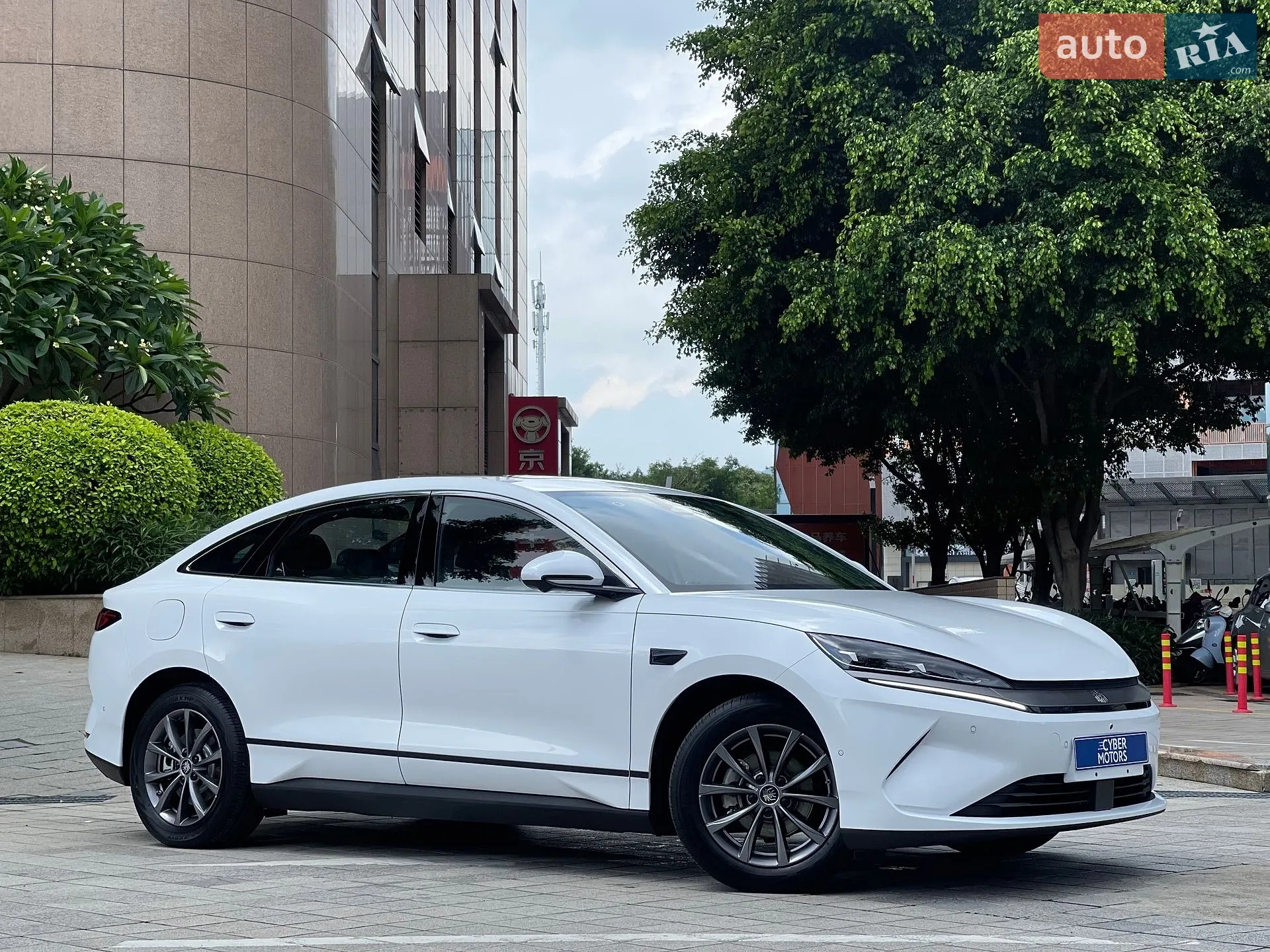 BYD Qin L, 2025