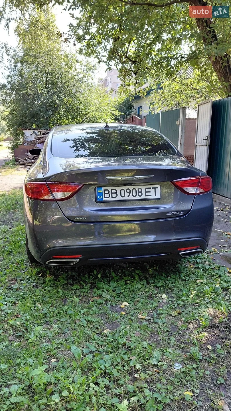 Chrysler 200, 2015