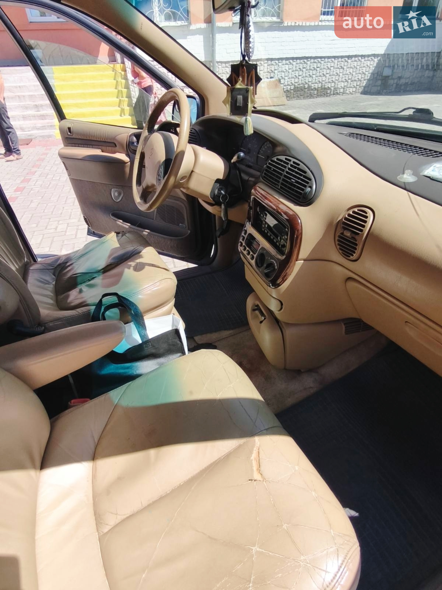 Chrysler Town & Country, 1997