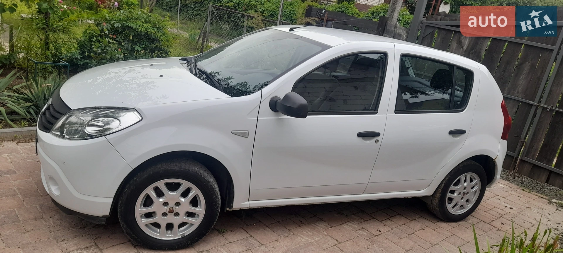Dacia Sandero, 2011
