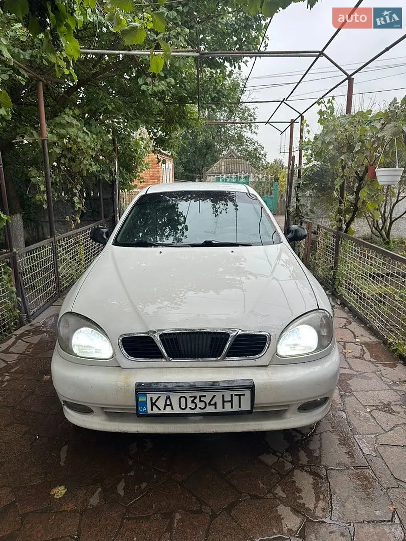 Daewoo Lanos, 1998