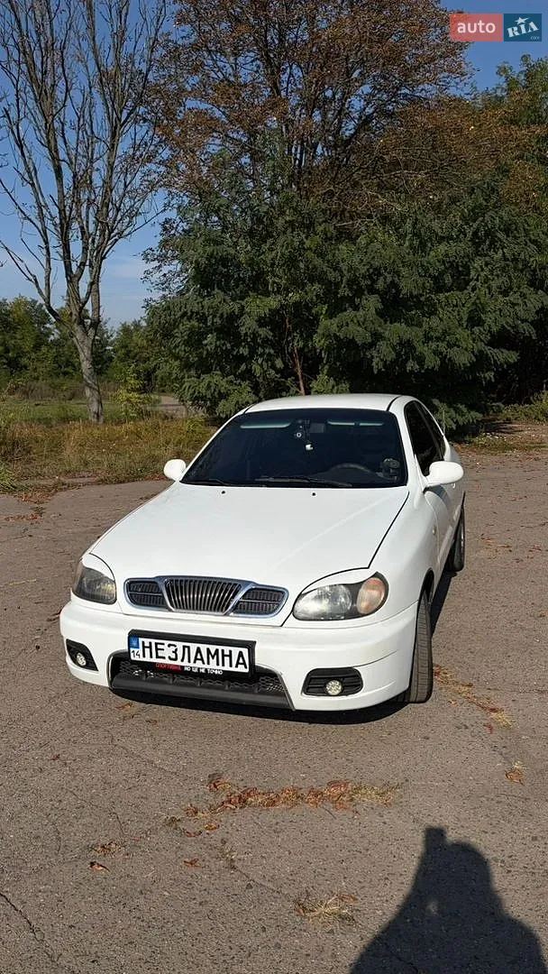 Daewoo Lanos, 1998