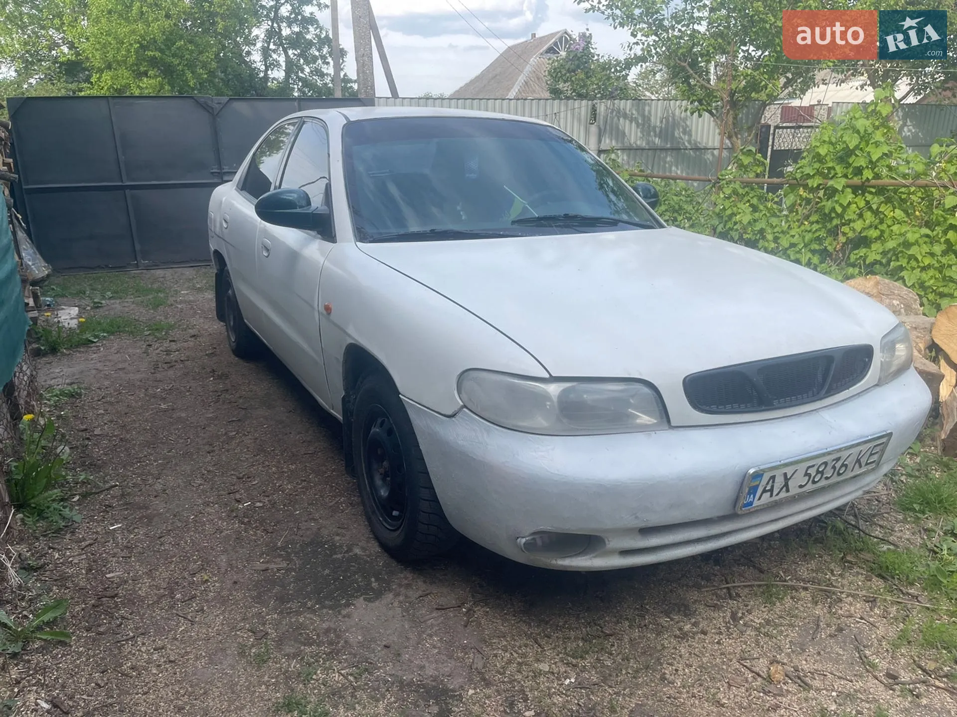 Daewoo Nubira, 1998