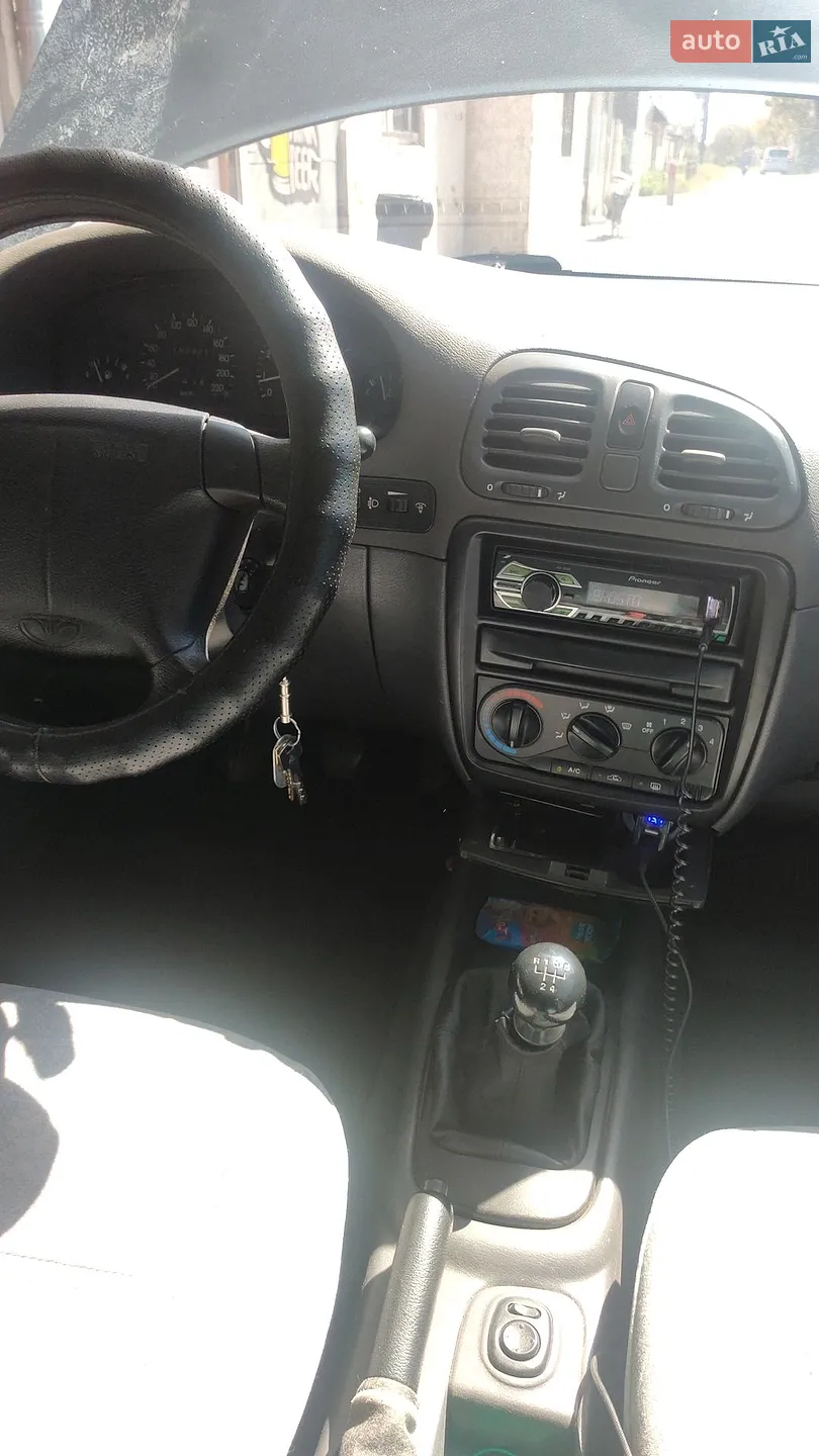 Daewoo Nubira, 1998