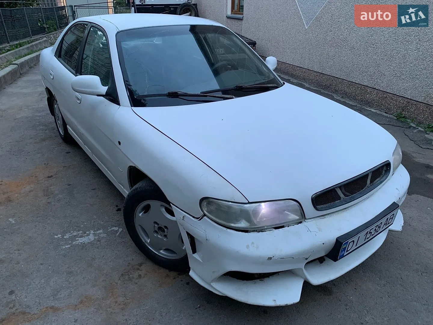 Daewoo Nubira, 1998