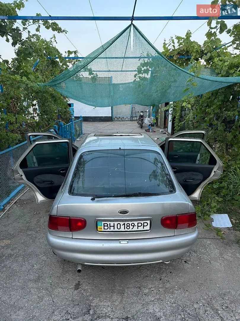 Ford Escort, 1996