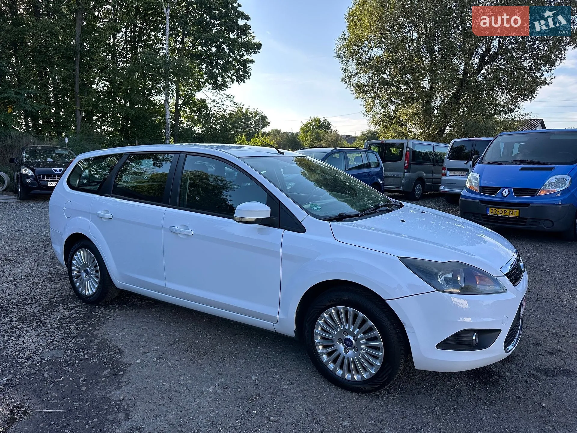 Ford Focus 2011 — 1