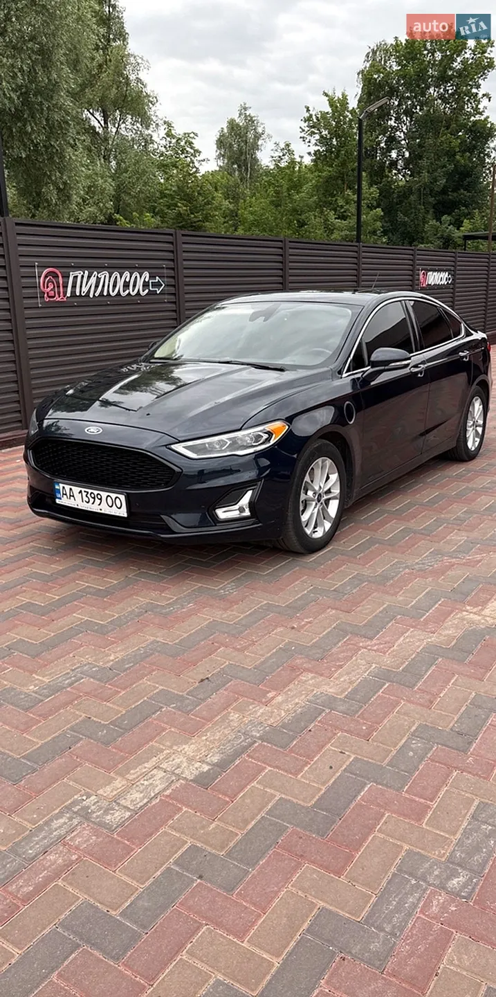 Ford Fusion, 2020