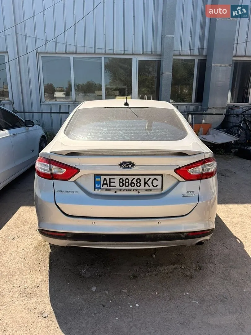 Ford Fusion, 2012