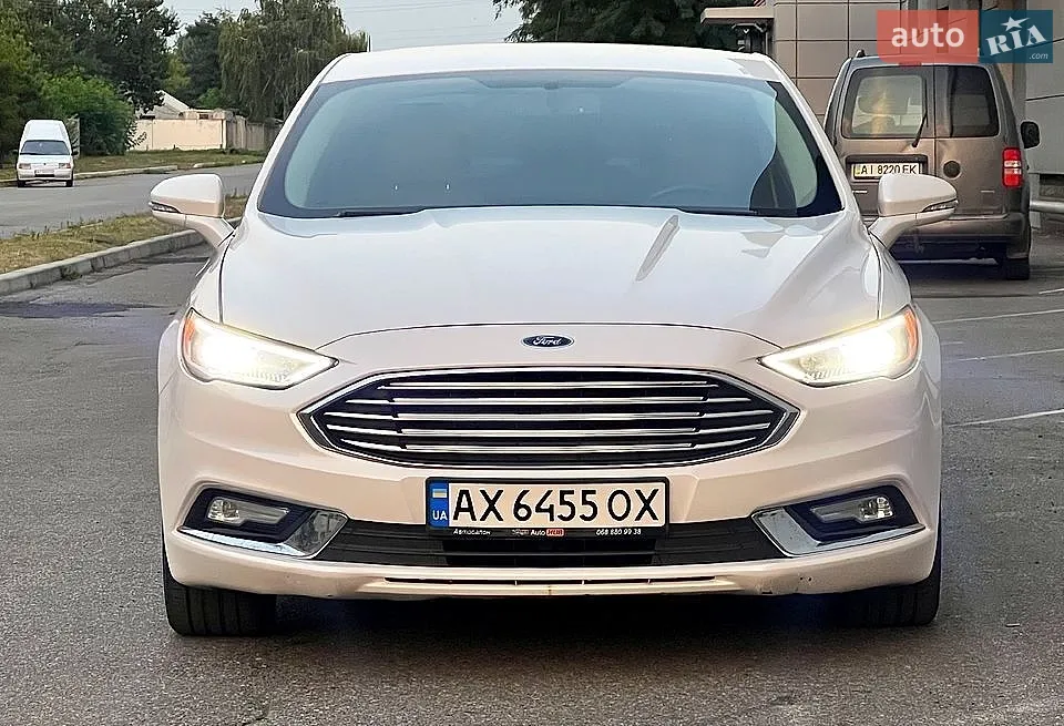 Ford Fusion, 2016