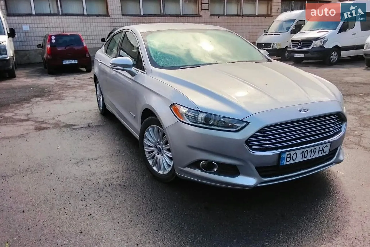 Ford Fusion, 2012