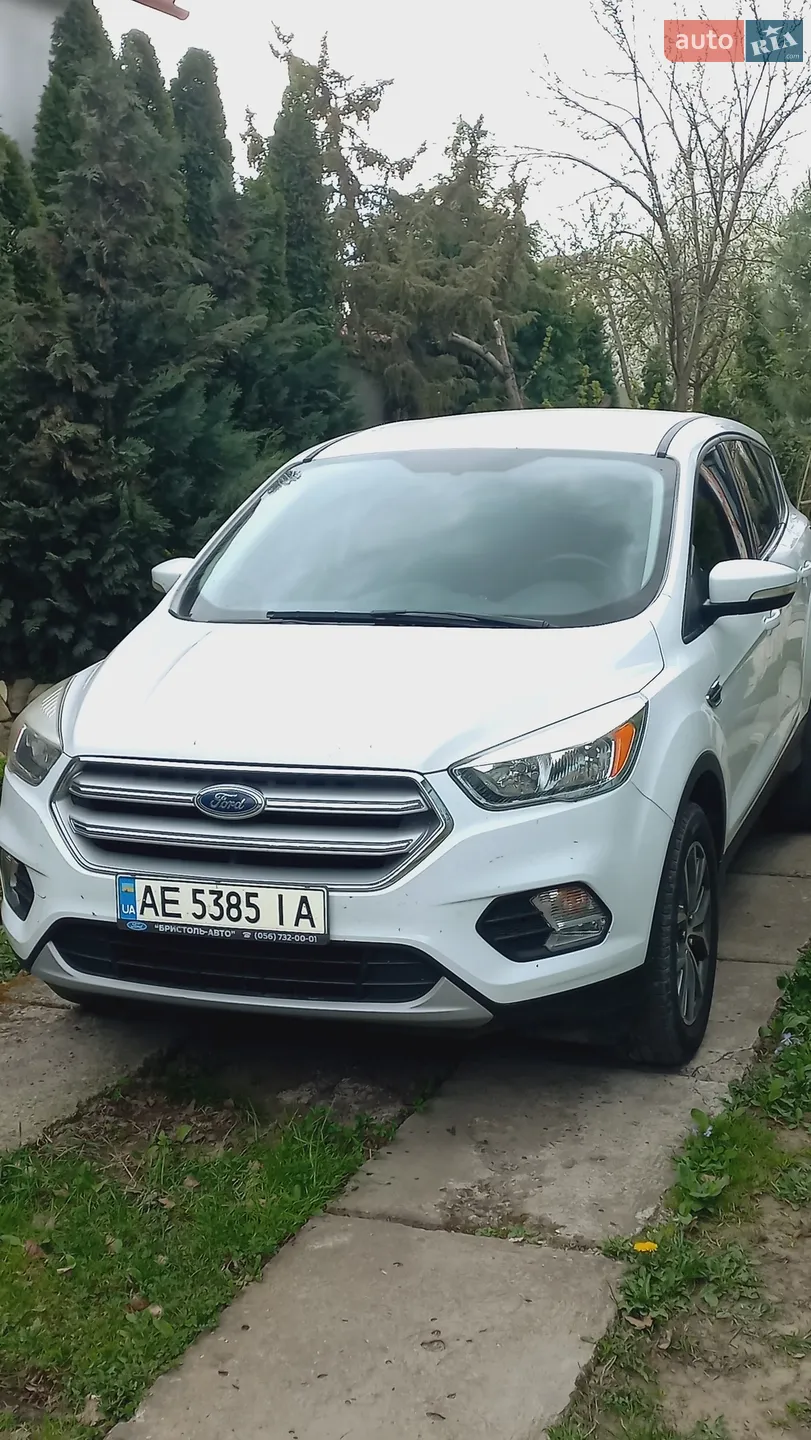 Ford Kuga, 2016