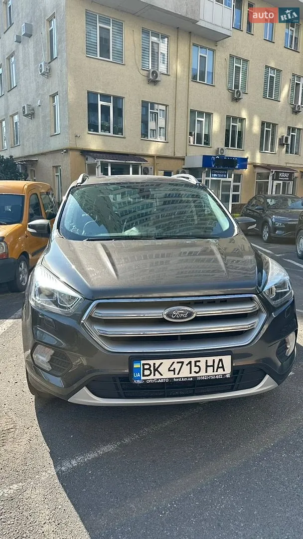 Ford Kuga, 2019