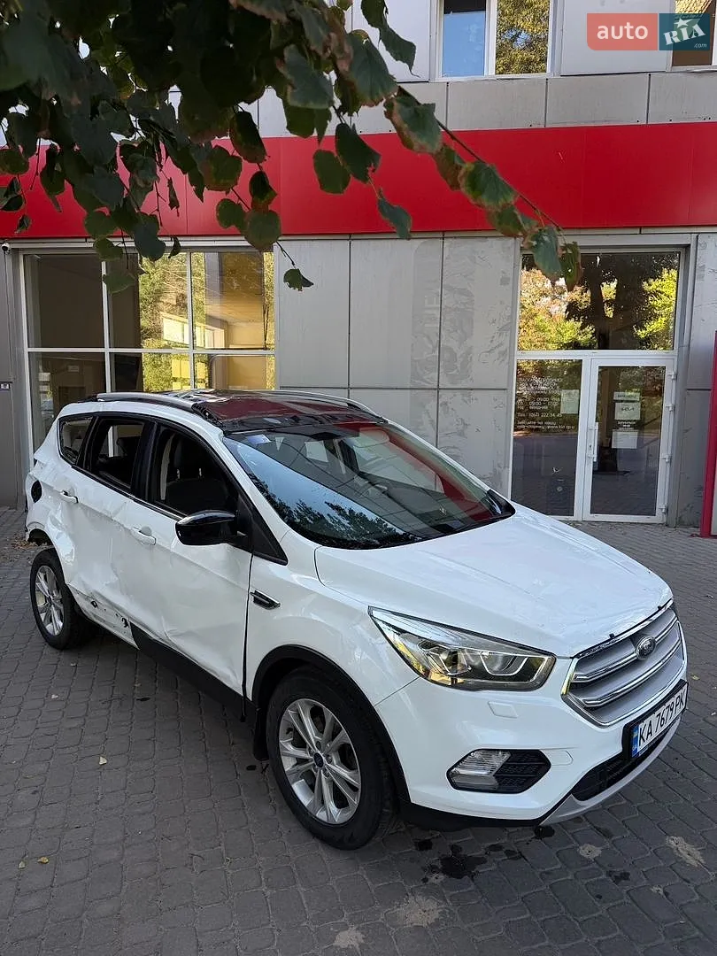 Ford Kuga, 2019