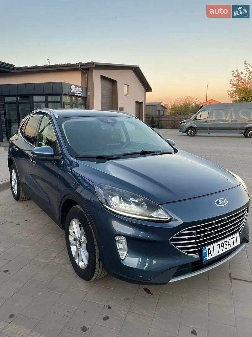 Ford Kuga, 2020