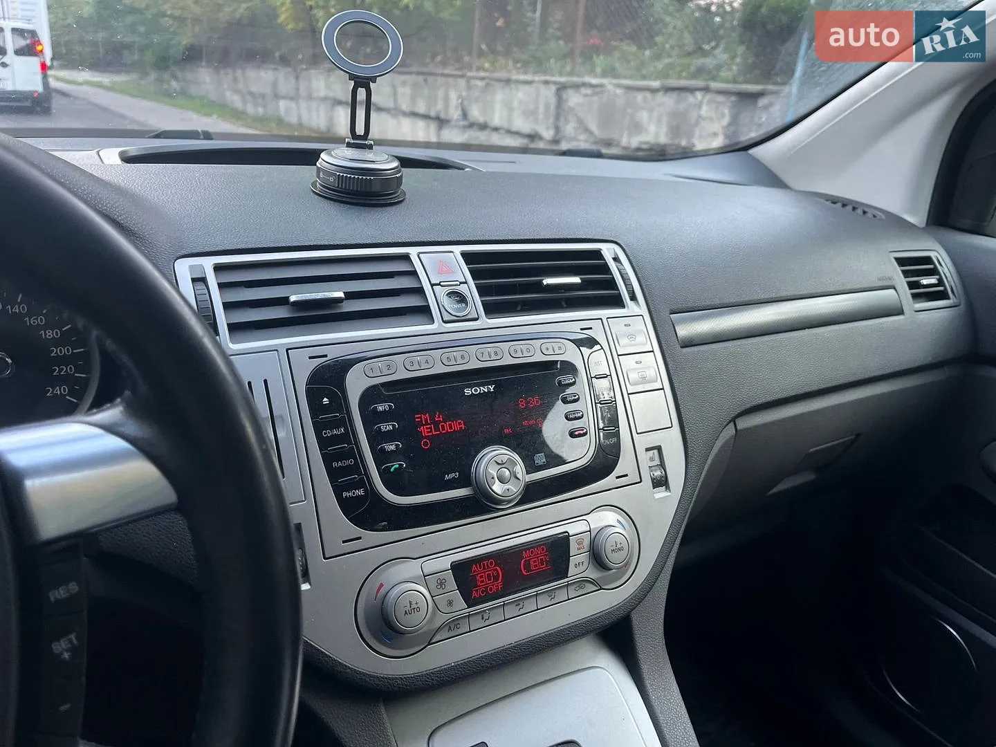 Ford Kuga, 2012