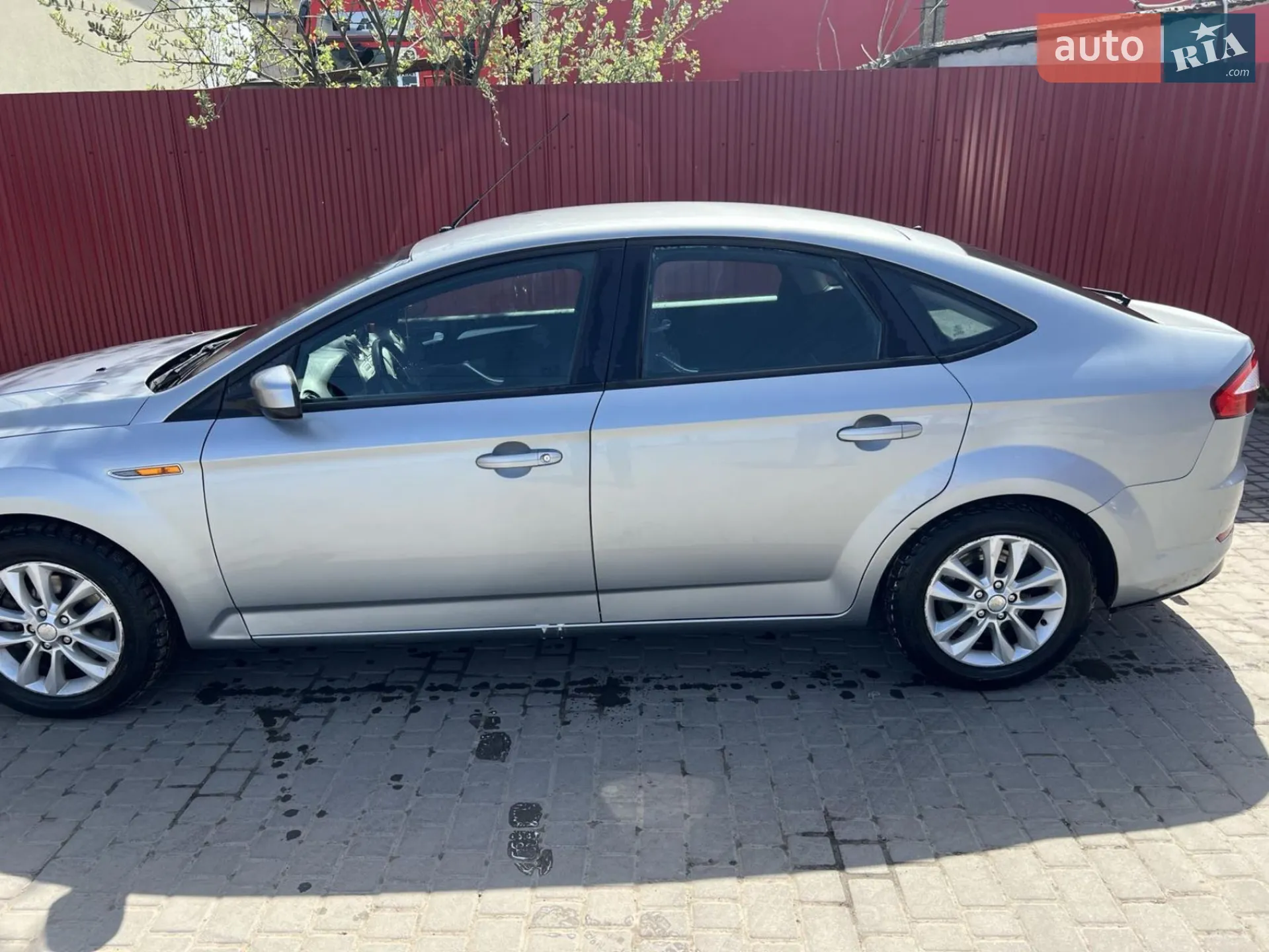 Ford Mondeo 2010 — 1
