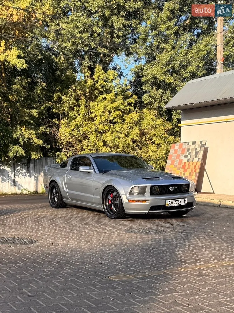 Ford Mustang, 2004